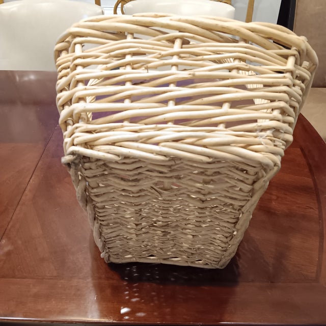 Mid 20th Century Vintage Large French Natural Hand Woven Wicker Basket For Sale - Image 11 of 18