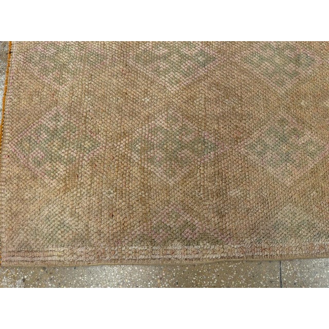 Textile Galerie Shabab Collection Mid-20th Century Turkish Anatolian Runner For Sale - Image 7 of 10