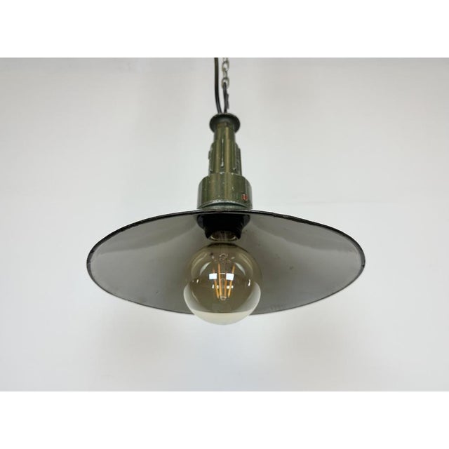 Metal Industrial Green Enamel Military Pendant Lamp with Cast Aluminium Top, 1960s For Sale - Image 7 of 17