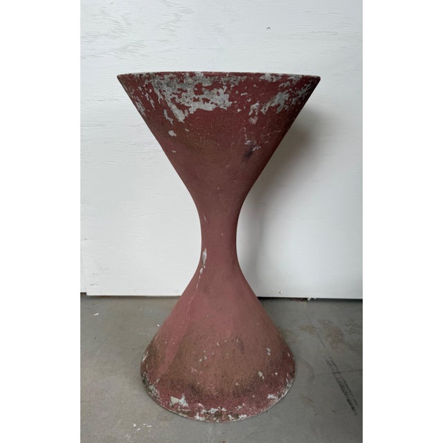 Mid-Century Modern Terra Cotta Painted Hourglass Planter For Sale - Image 4 of 9