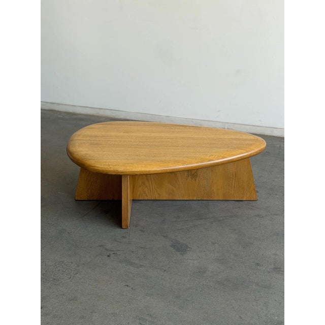 Contemporary Coffee Table in Solid Oak For Sale In Los Angeles - Image 6 of 10