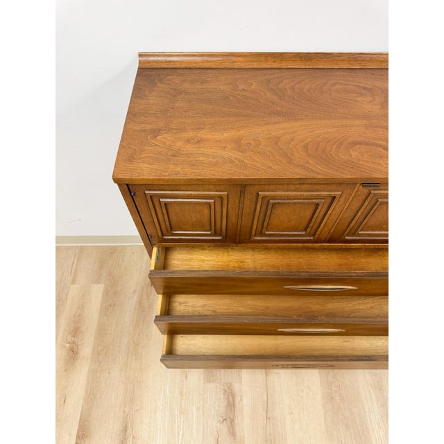 Vintage Chest Broyhill Sculptra MCM Gentleman's Tallboy Three Drawer Cabinet Dresser For Sale - Image 15 of 18