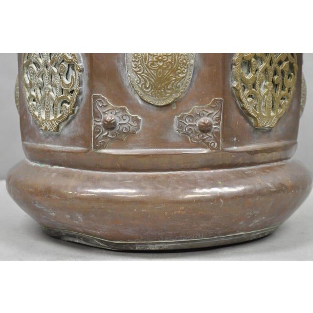 Antique Anglo Indian Middle Eastern Copper & Bronze Coal Bucket Cachepot Planter For Sale In Philadelphia - Image 6 of 12