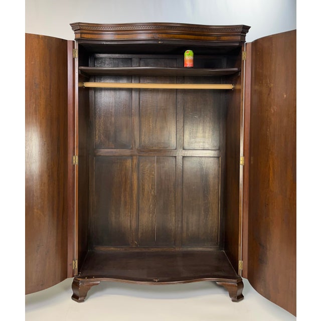 English Antique George III Style Flame Mahogany Serpentine Wardrobe For Sale - Image 3 of 13