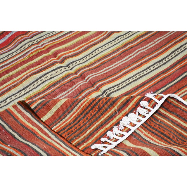 1960s Vintage Turkish Anatolian Handmade Hand Woven Kilim With Natural Colors,4'8"x8'2" For Sale In New York - Image 6 of 7