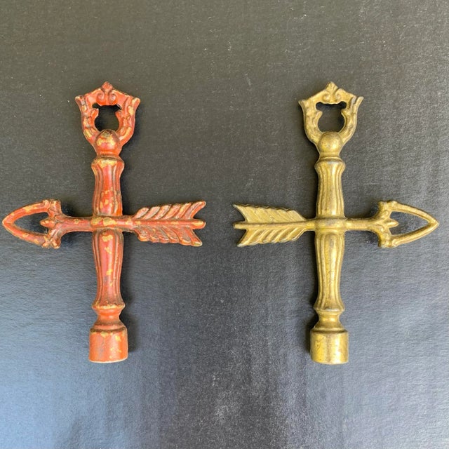 Vintage Bouillotte Lamp Shade Finial With Arrow in Red For Sale - Image 4 of 5