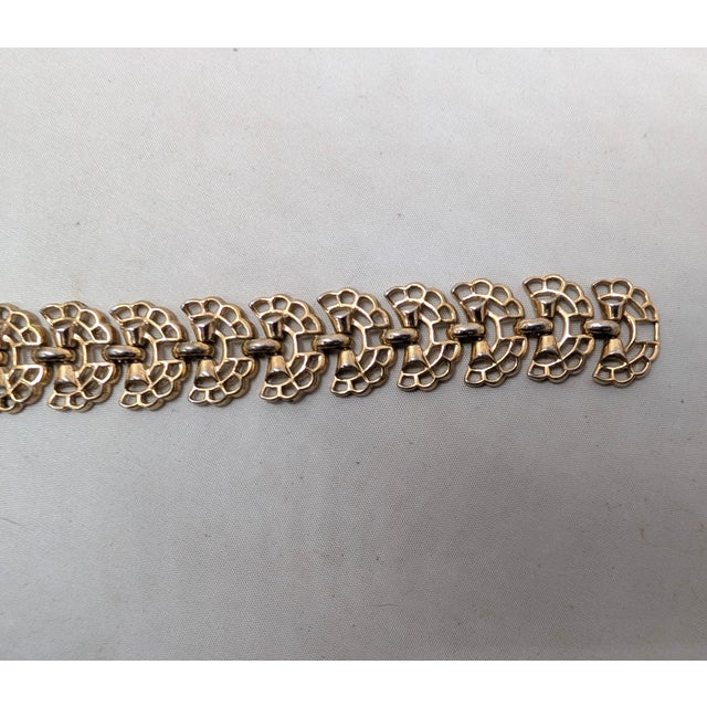 Vintage 1950s Signed Crown Trifari Goldtone Filigree Link Bracelet For Sale In Philadelphia - Image 6 of 9