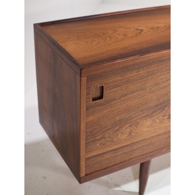 Vintage Danish Model 20 Sideboard in Kingwood by Niels Otto Møller forJ.L. Møllers, 1960s For Sale - Image 6 of 18