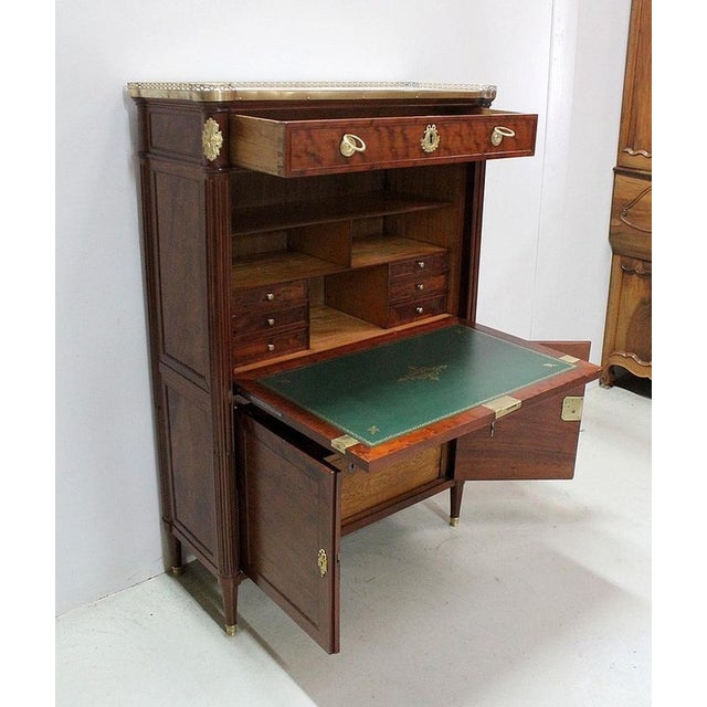 Louis XVI Speckled Mahogany Secretary, Late 18th Century For Sale - Image 4 of 18