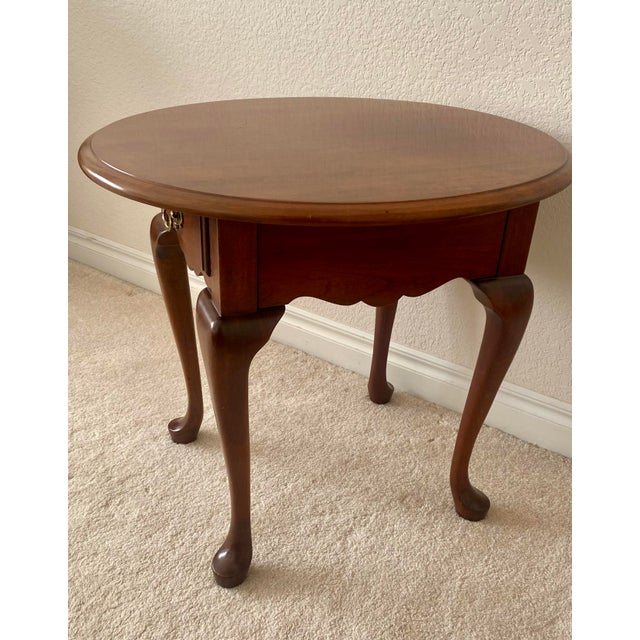 Wood Late 20th Century Traditional Pennsylvania House Queen Anne Style Solid Cherry Oval Accent Table With Drawer Excellent Condition. For Sale - Image 7 of 18