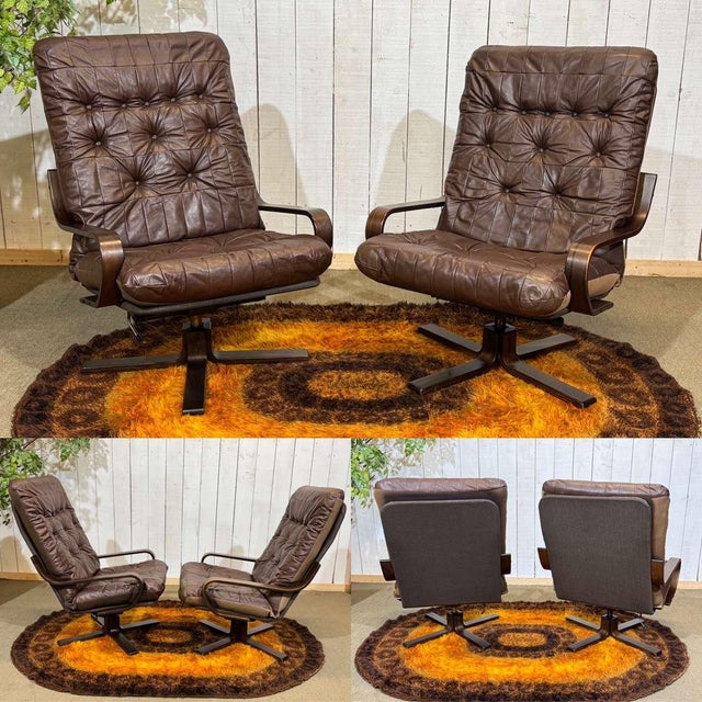 Pair of swivel armchairs in leather and beech base from the 70s - Norwegian work - W=68cm D=85cm, H=1m, seat H=45cm.