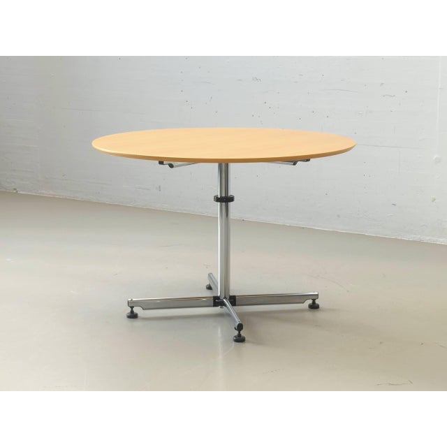 Industrial Classic Adjustable Usm Kitos Round Table in Beech from Usm Haller, 1990s For Sale - Image 3 of 14