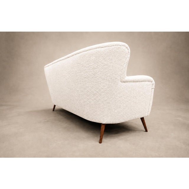 Brazilian Modern Sofa in Off-White Bouclé & Caviuna by Forma, Brazil, 1960s — Lot 51b For Sale - Image 17 of 18