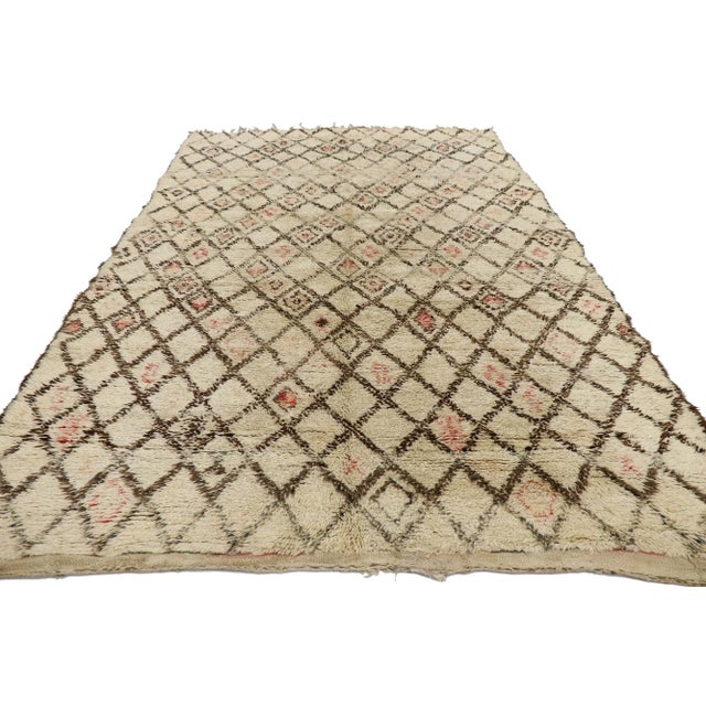 Mid-Century Modern Vintage Moroccan Beni Ourain Moroccan Rug, 06'01 X 09'03 For Sale - Image 3 of 10