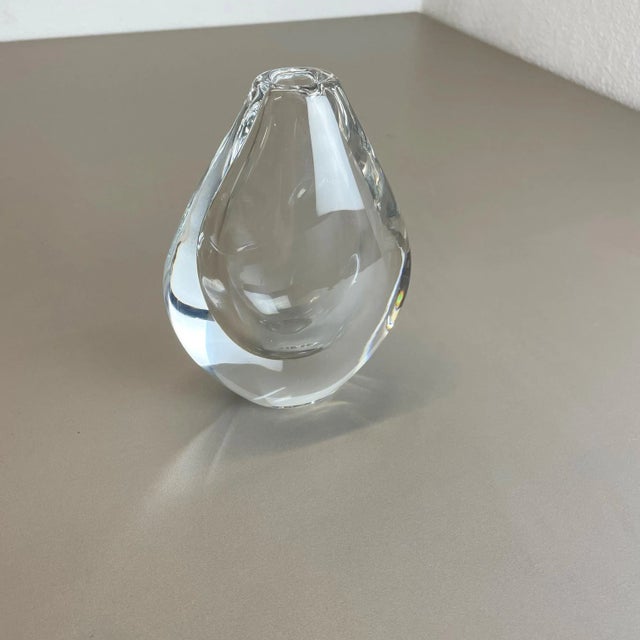 Large Swedish Lucid Drop Glass Vase by Sven Palmqvist for Orrefors, 1970s For Sale - Image 3 of 18