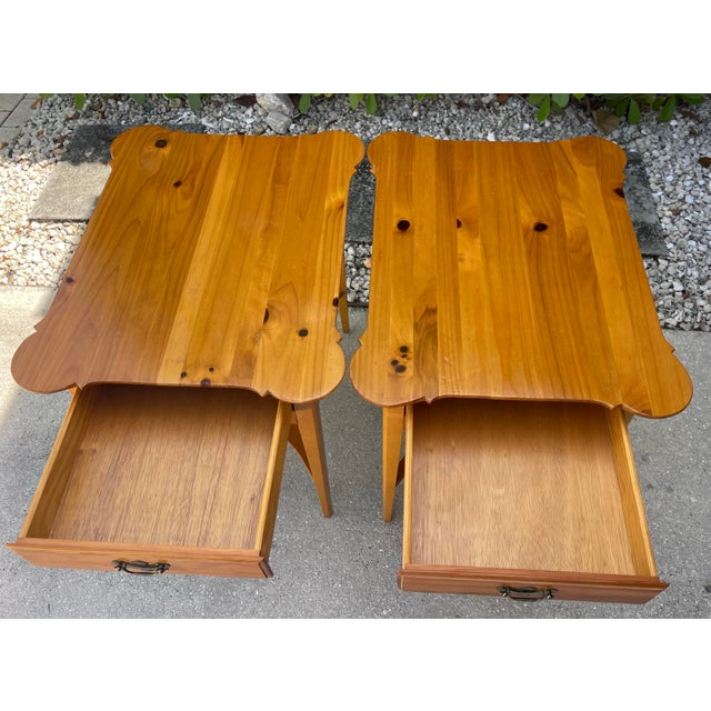 Wood Vintage Sculptural Pine One Drawer Side Tables for Robb and Stucky Interiors, Pair For Sale - Image 7 of 12