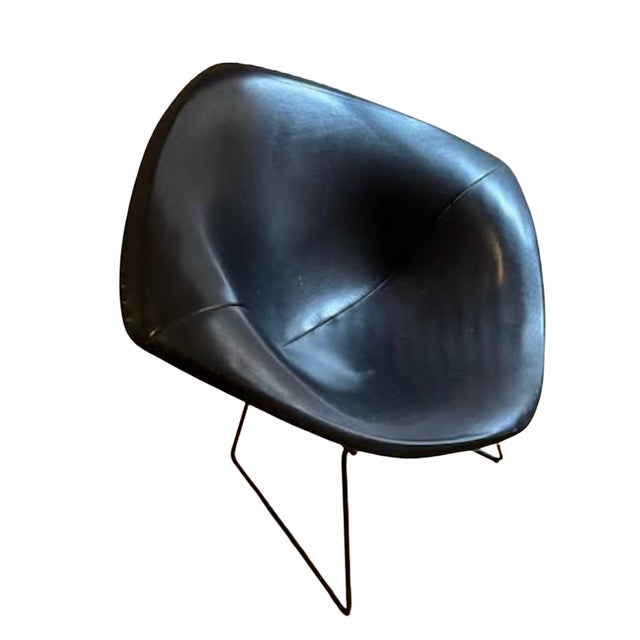 Acquired new in 1970 by a single owner. Preserved in mint condition, both leather and frame. Never used. Original KNOLL...