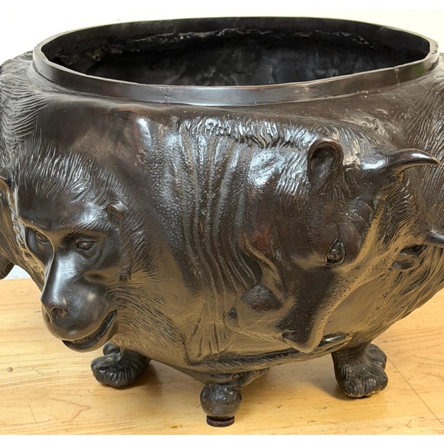 Mid-Century Modern Large Meiji Japanese Bronze Zoomorphic Jardinière Attributed to Genryusai Seiya For Sale - Image 3 of 18