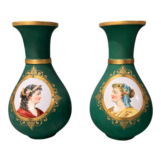 Pair of Antique Victorian Old Paris Porcelain Portrait Vases For Sale