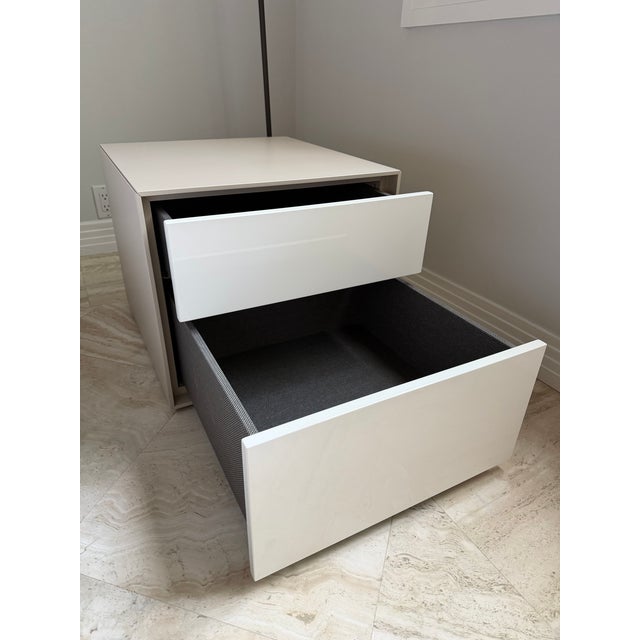 B&B Italia Dado B&b Italia Contemporary Bedside Table in White Gloss With Tan Satin Trim For Sale - Image 4 of 8