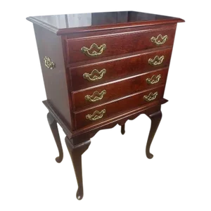 Late 20th Century Elegant Queen Anne Silverware / Flatware Chest of Drawers
