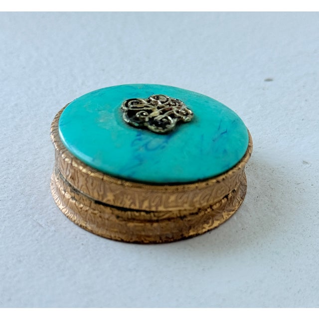 Vintage 1970s Estée Lauder Torquoise Compact/Keepsake Box For Sale In New York - Image 6 of 8