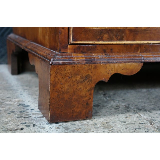 2 Antique English George II Style Oyster Burl Yew Bachelors Chest Dressers Pair For Sale - Image 9 of 18