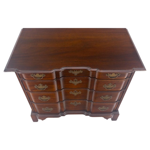 Late 20th Century Solid Mahogany Block Front 4 Drawers 32" H Compact Bachelor Chest Dresser MINT For Sale - Image 5 of 11