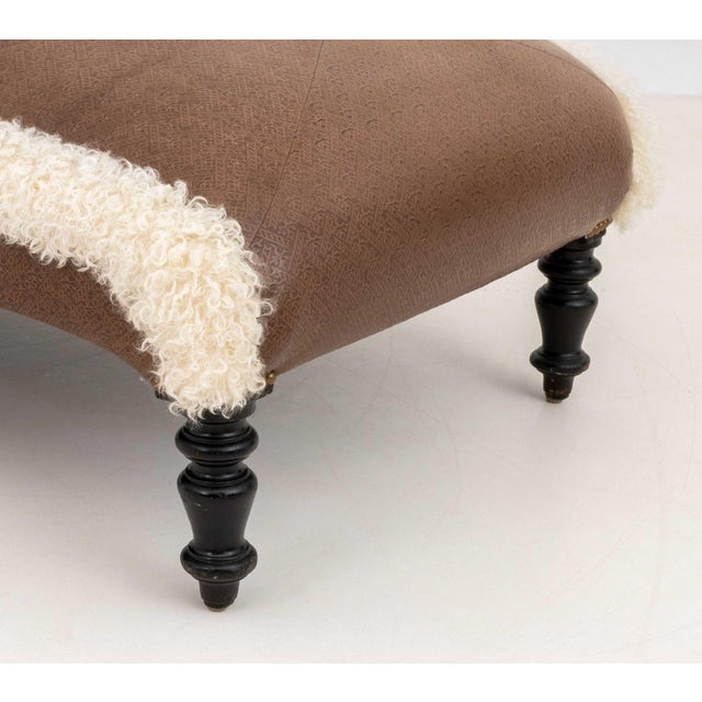 Modern Embossed Leather and Flokati Chaise Longue For Sale - Image 11 of 11