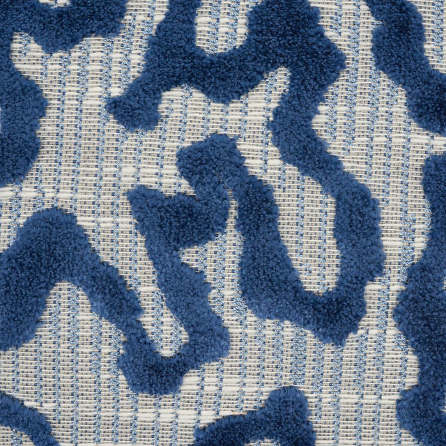 Traditional Traditional Schumacher Janis Velvet Lumbar Pillow in Blue For Sale - Image 3 of 5