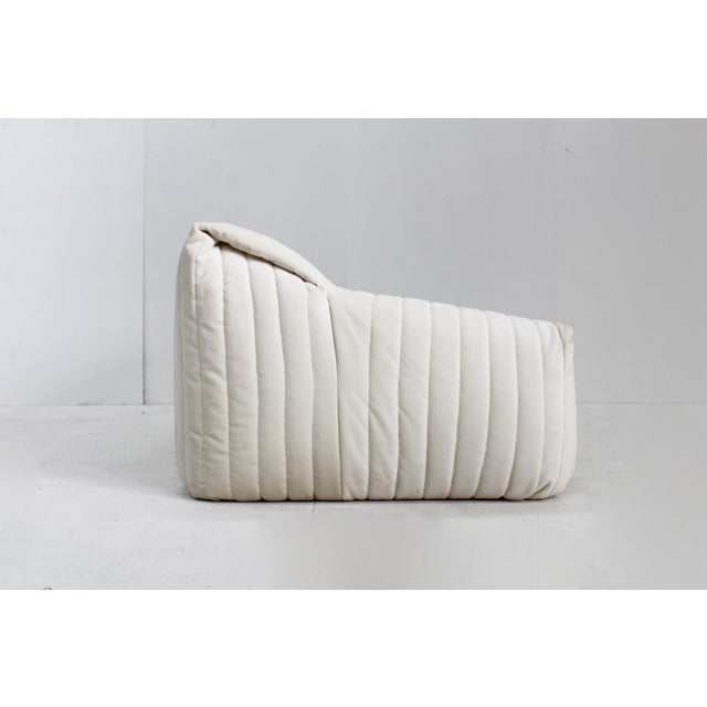 Vintage Cinna Sandra 3 seater Sofa in beige velvet fabric by Ligne Roset designed by Annie Hieronimus. Iconic design sofa...