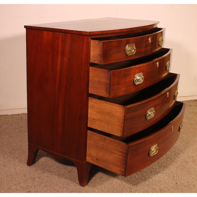 Bombé Chest of Drawers in Mahogany, 1800s For Sale - Image 11 of 14