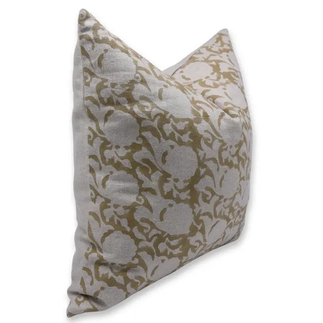Add timeless charm to your home with the "Zicron" block print handmade cushion cover. Crafted from pure linen, this...