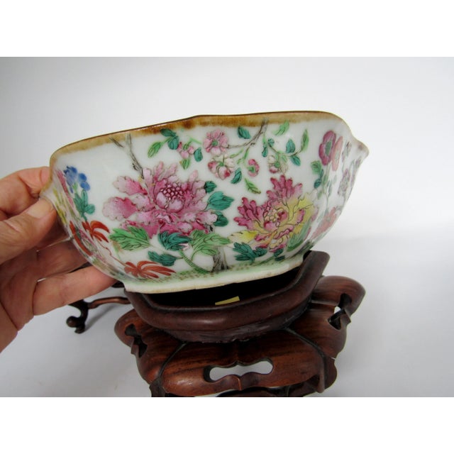 Antique Chinese Famille Rose Medallion Porcelain Bowls With Stands - a Pair For Sale - Image 4 of 13