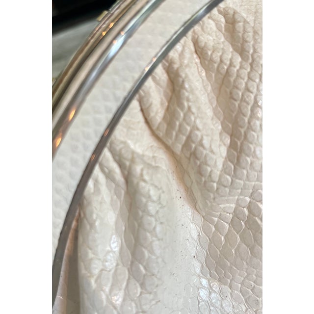 1980s Judith Leiber Style Ivory Karung Snake Clutch With Two Toned Clasp For Sale - Image 5 of 8