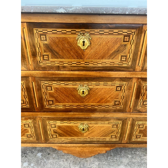 French French 18th Century Louis XVI Walnut Château Period Marble Top Chest of Drawers For Sale - Image 3 of 12
