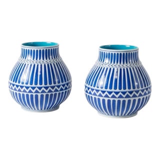 Late 20th-C. Chinese Export Blue and White Pottery Vessels / Vases - Pair For Sale