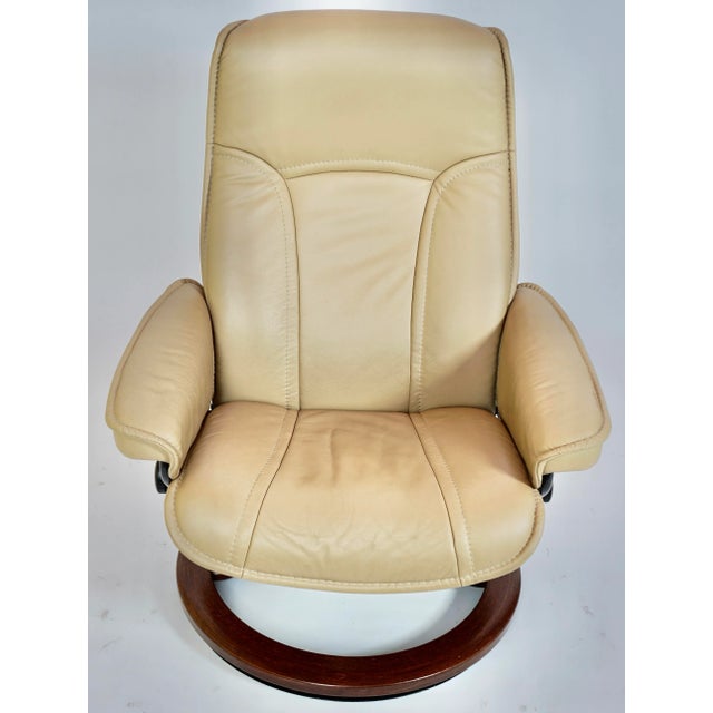 Everybody deserves a soft place to land. Stressless Consul is a classic recliner. It fits easily into any home and will...