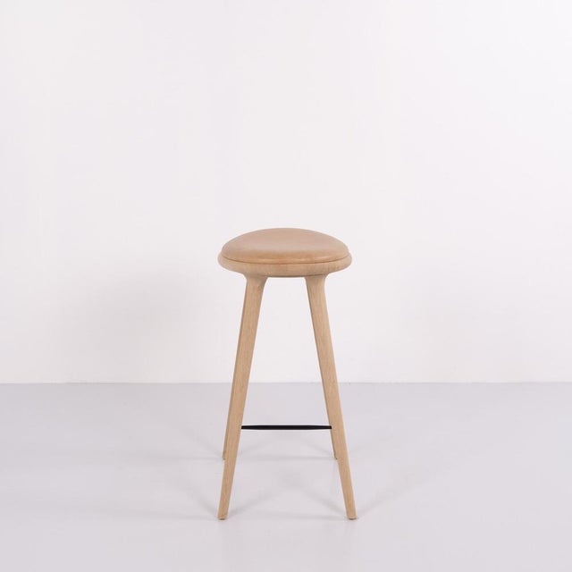 Mater Bar Stools in Oak and Natural Leather, Set of 2 For Sale - Image 3 of 9