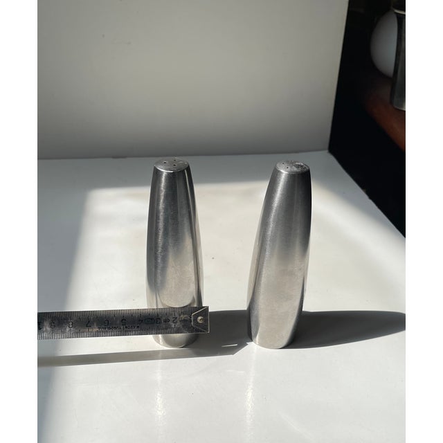 Minimalist Stainless Steel Salt and Pepper Shaker Set by Jens Harald Quistgaard, 1960s, Set of 2 For Sale - Image 4 of 5