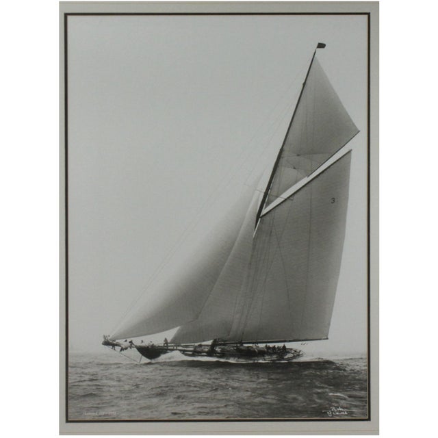 Early 20th Century Pair of Beken of Cowes the Art of Sailing Yacht Photographic Prints Signed Framed For Sale - Image 5 of 11