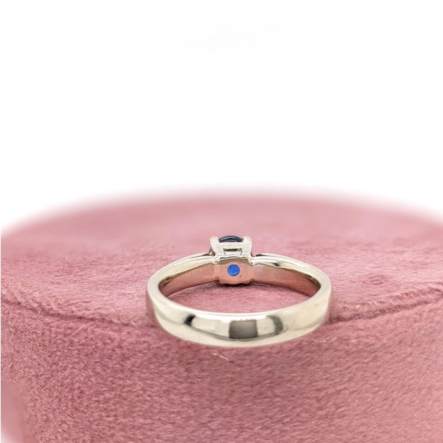 Blue Blue Sapphire Solitaire Ring in Solid 14k Gold, Round Shape 5mm, Size 6.75 For Sale - Image 8 of 8