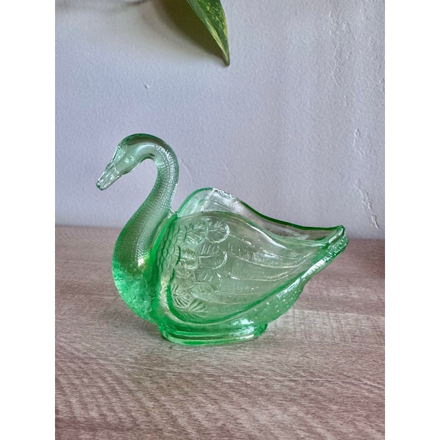 Vintage Fenton Green Glass Swan Candy Dish ✨ Beautiful vintage Fenton glass swan candy dish in a gorgeous shimmering green...