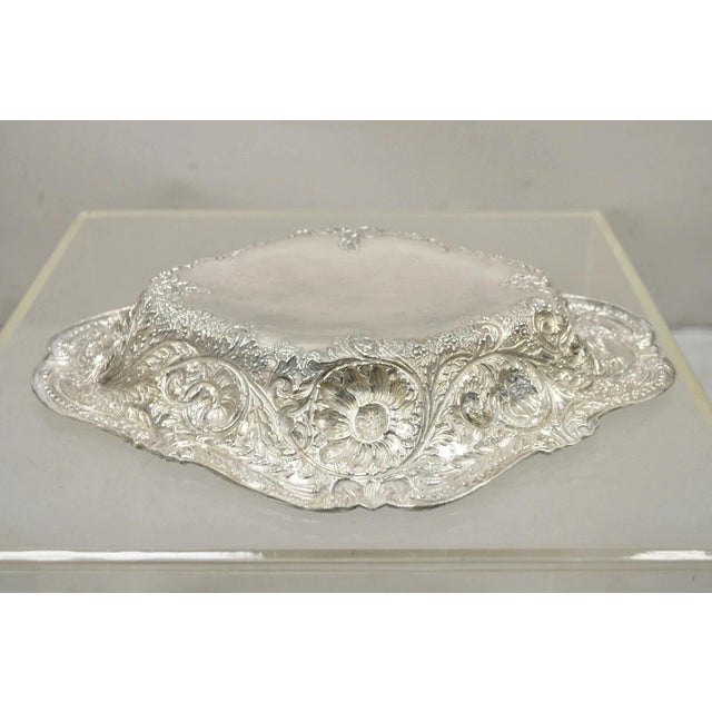 Early 20th Century M&h English Victorian Art Nouveau Silver Plated Floral Repousse Fruit Bowls Pair For Sale - Image 11 of 12