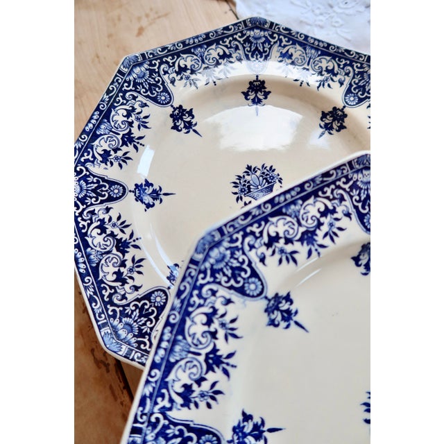 Ironstone Dinner Plates in Rouen Pattern from Longchamp, 1890s, Set of 6 For Sale - Image 4 of 11