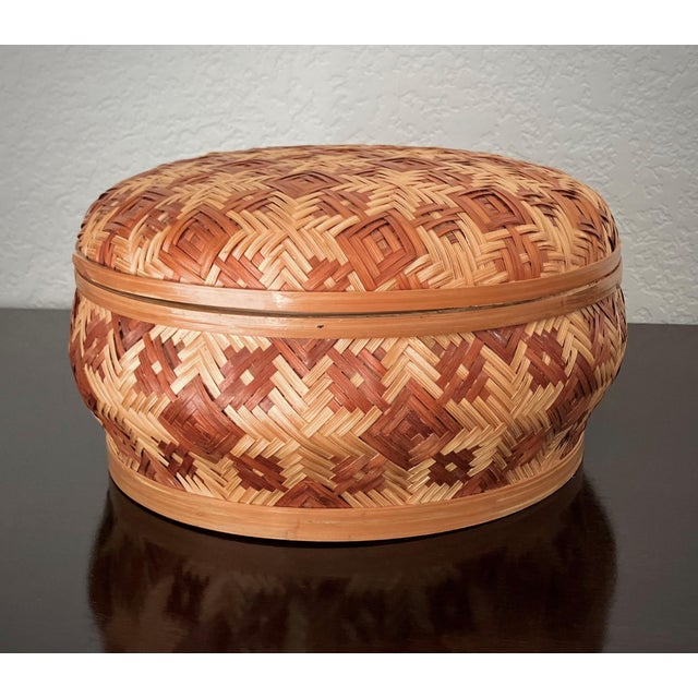 Excellent Pre-Owned Condition. This beauty’s size is perfect for use as a sewing or light crafts storage basket or to...