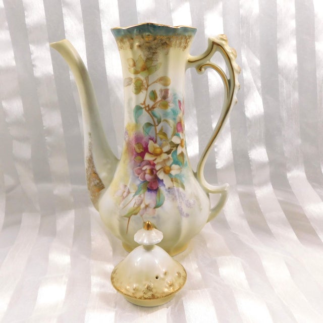 Traditional Late 18th Century Reinhold Schlegelmilch Rs Prussia Chocolate Pot With Matching Sugar and Creamer - 3pcs For Sale - Image 3 of 13