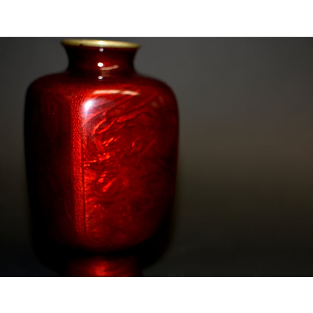 Metal Early 20th Century Japanese Cloisonne Red Ginbari Unique Vase For Sale - Image 7 of 12