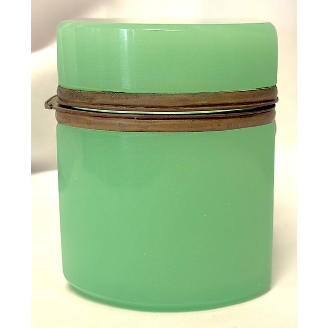 19th Century France Green Opaline Glass Hinged Jewelry Box With Ormolu Mounts For Sale - Image 4 of 12