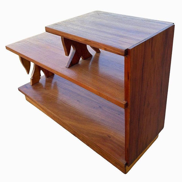 1940s Restored Hand Carved Koa Wood 3 Tiered Side Lamp Table With Bamboo Motif For Sale - Image 4 of 4